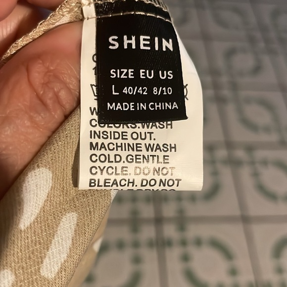 Ladies dress - Picture 4 of 4